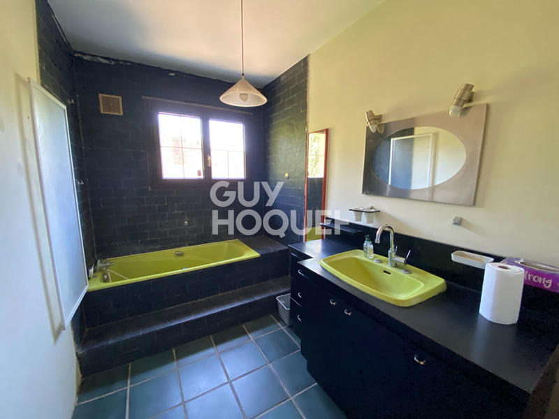 Maison - 193 m² - 9 pièces