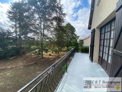 Maison - 196 m² - 7 pièces