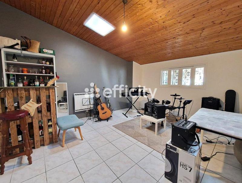 Maison - 195 m² - 7 pièces