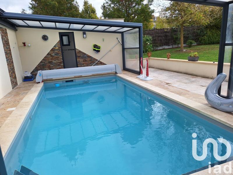 Maison - 207 m² - 8 pièces