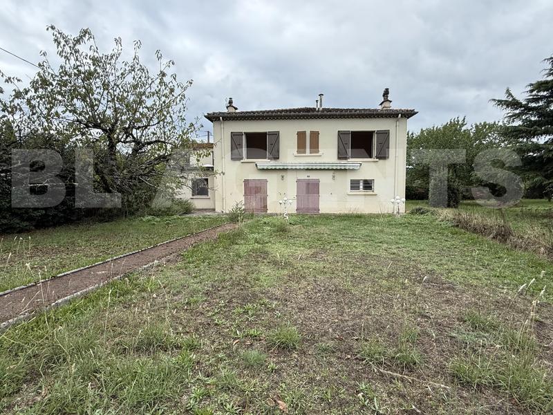 Maison traditionnelle - 241 m² - 9 pièces