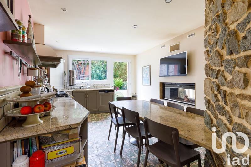 Maison - 280 m² - 9 pièces