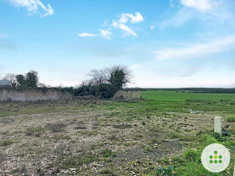 Terrain constructible - 899 m²