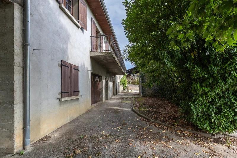 Maison - 238 m² - 10 pièces
