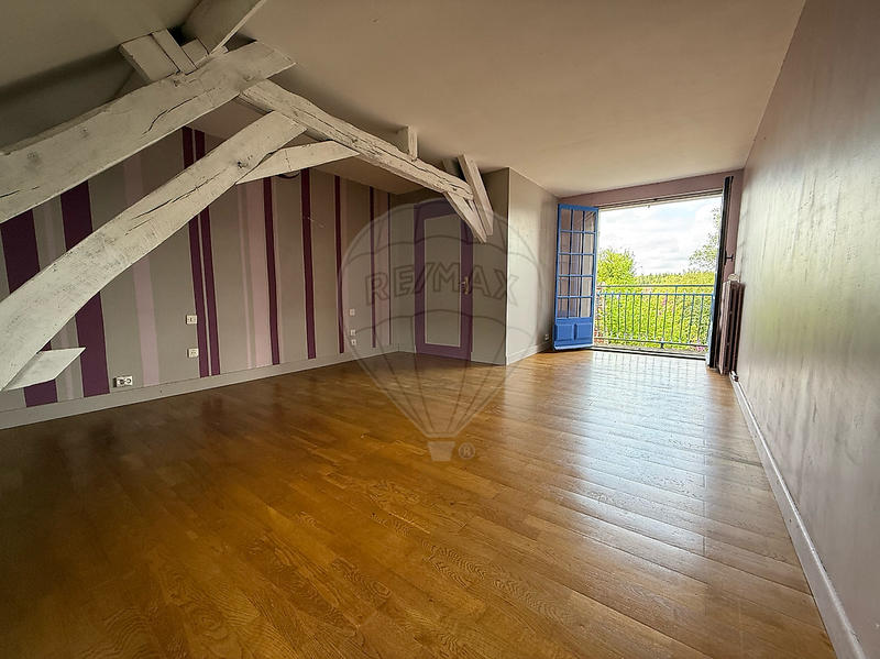 Maison - 180 m² - 8 pièces