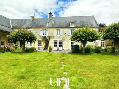 Propriété - 285 m² - 9 pièces