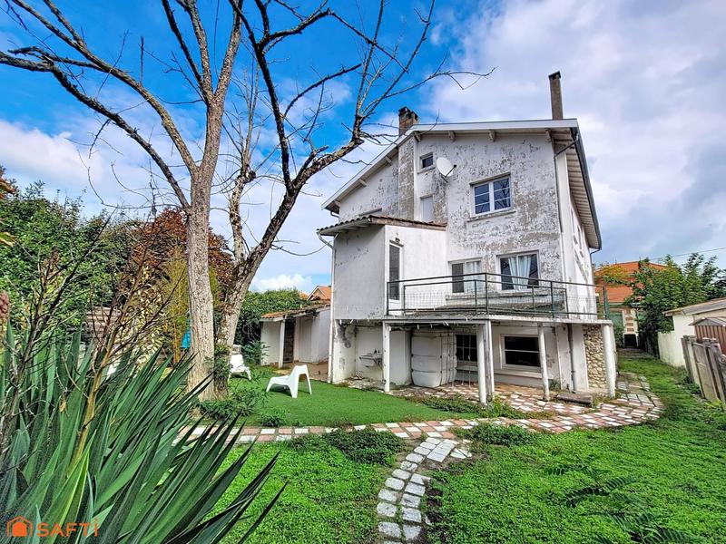 Villa - 300 m² - 17 pièces