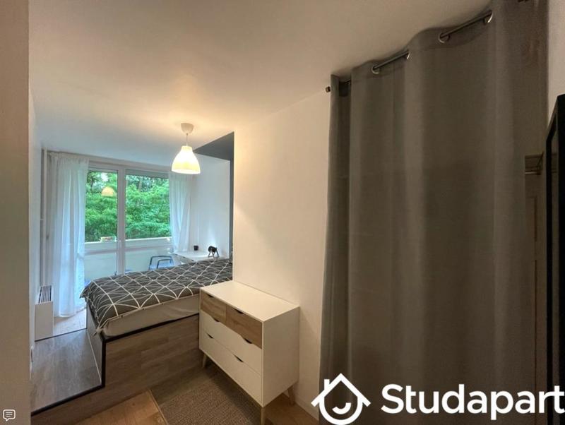 Chambre - 13 m² - 1 pièce