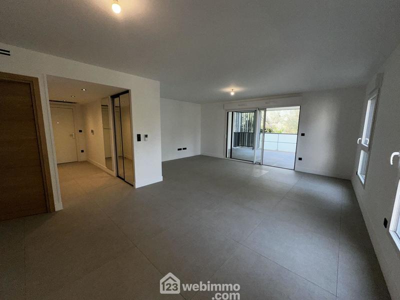 Appartement - 85 m² - 3 pièces