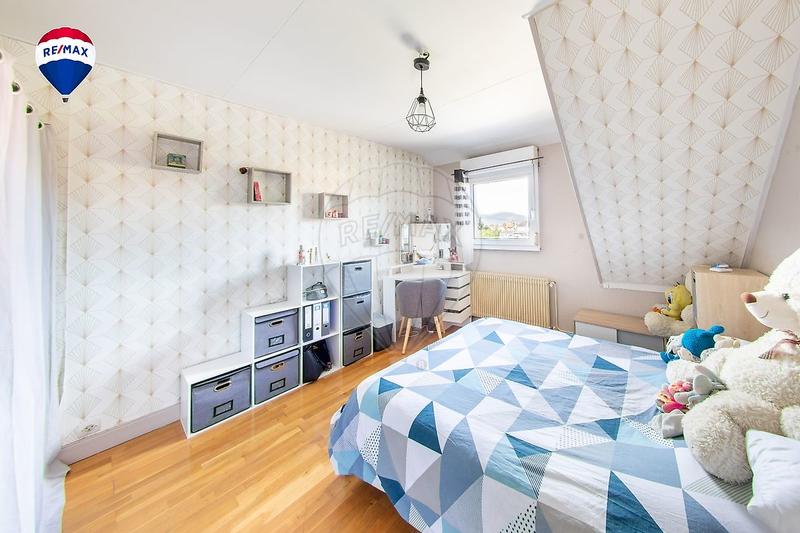 Maison - 137 m² - 6 pièces