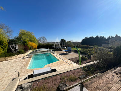 Maison - 180 m² - 8 pièces