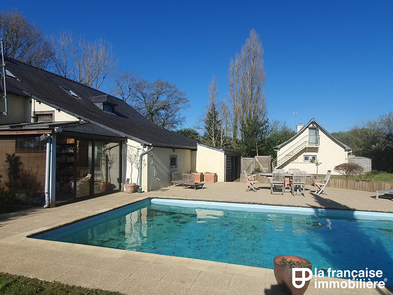 Maison - 180 m² - 7 pièces