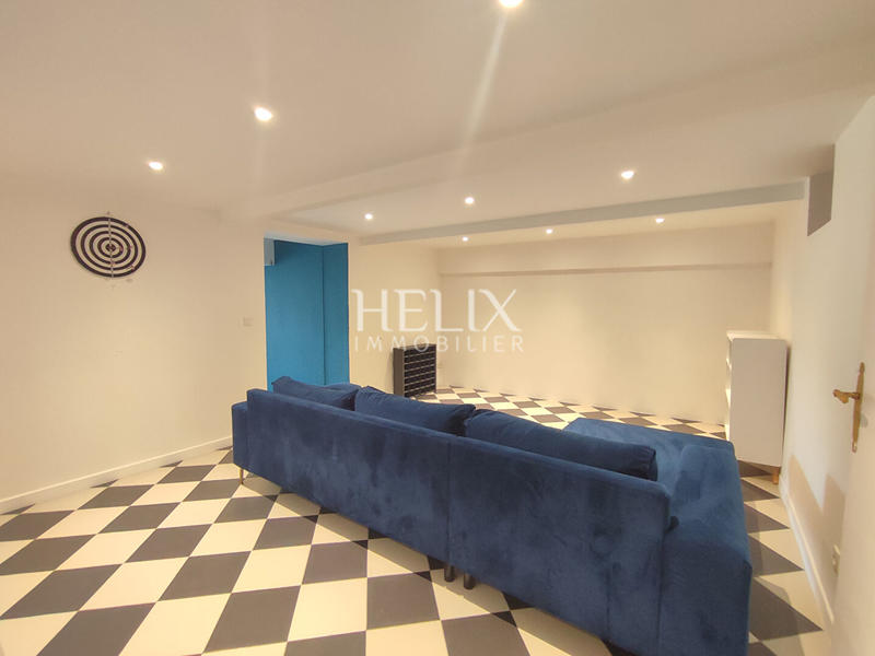 Maison - 600 m² - 17 pièces