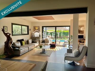 Maison - 136 m² - 5 pièces