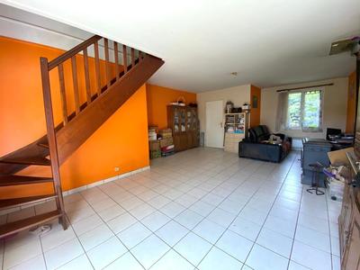 Maison - 94 m² - 5 pièces