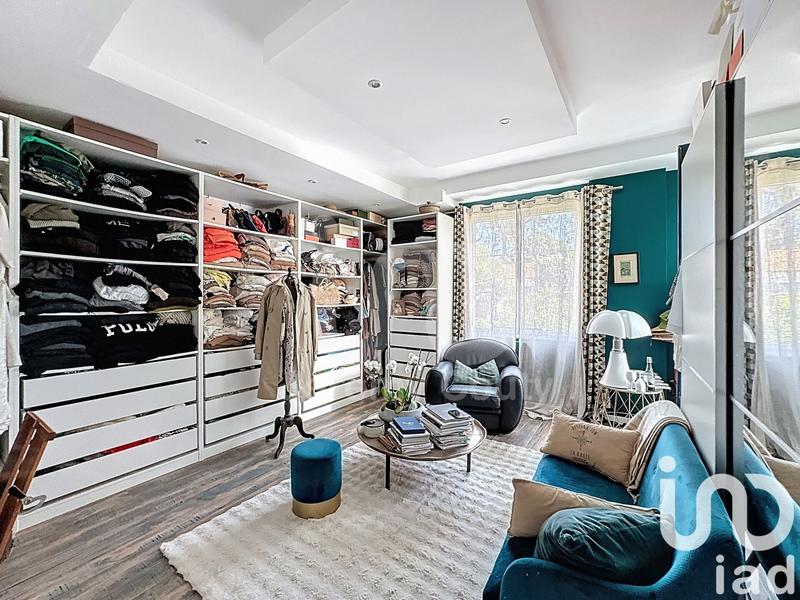 Maison - 200 m² - 11 pièces