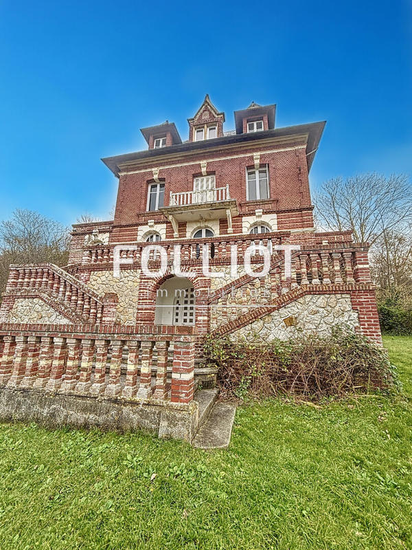 Maison - 382 m² - 15 pièces