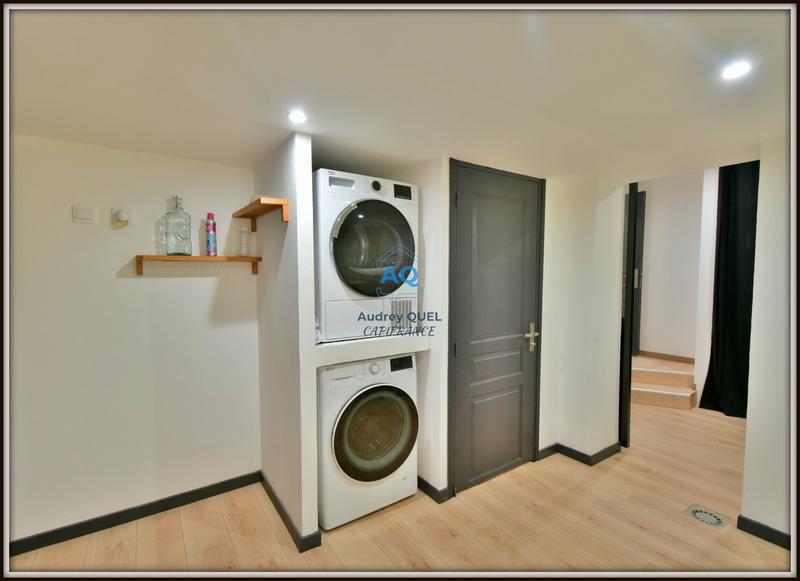 Maison - 250 m² - 8 pièces