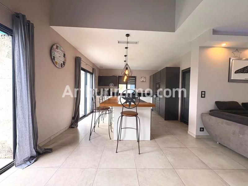 Maison - 257 m² - 5 pièces