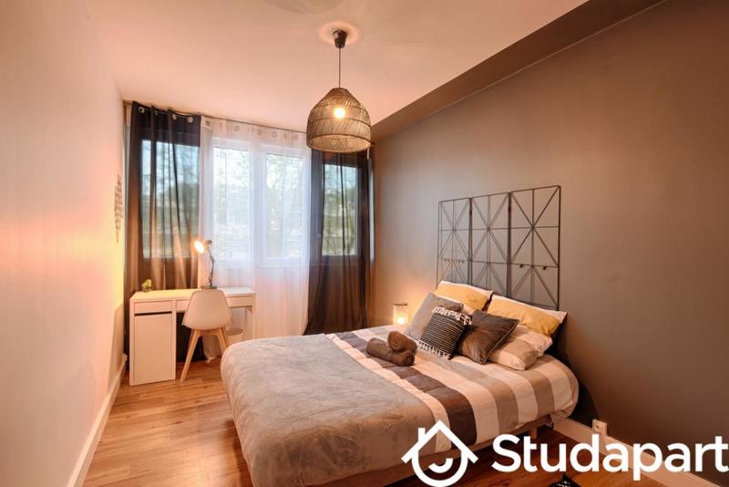 Chambre - 12 m² - 1 pièce