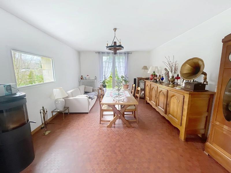 Maison - 313 m² - 8 pièces