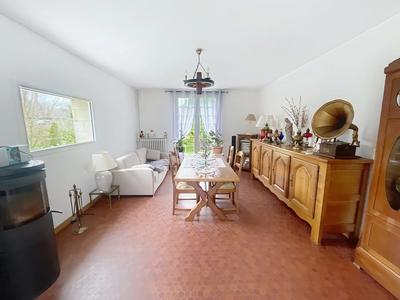 Maison - 313 m² - 8 pièces