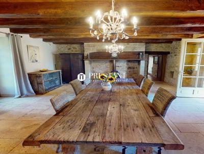 Demeure - 590 m² - 14 pièces