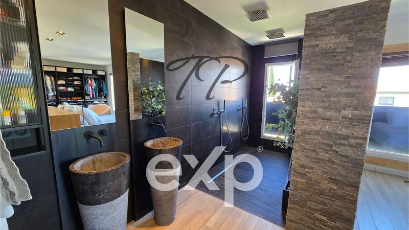 Villa - 268 m² - 7 pièces