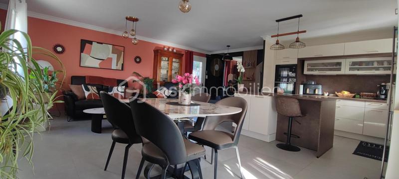 Maison traditionnelle - 99 m² - 4 pièces