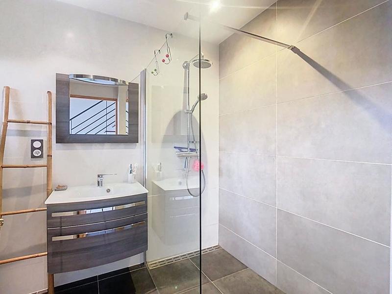 Maison - 180 m² - 7 pièces