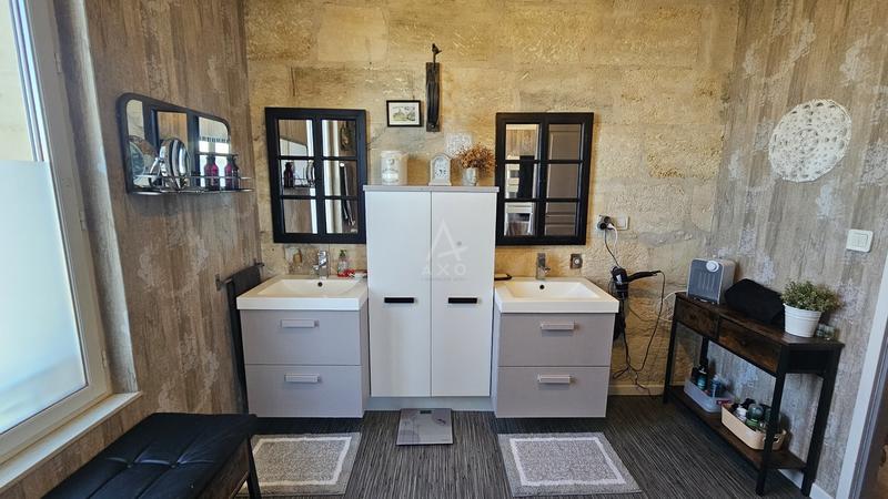 Maison - 332 m² - 6 pièces