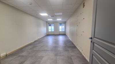 Local commercial - 366 m²