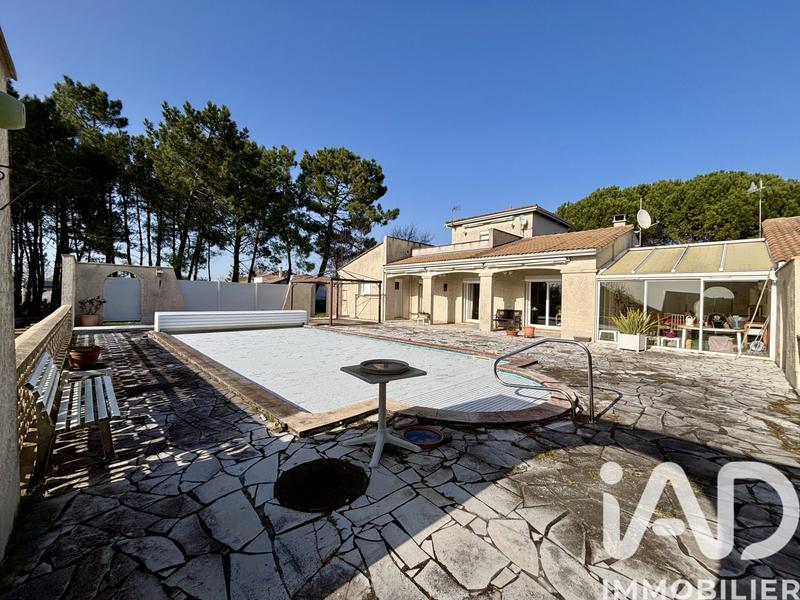 Maison - 189 m² - 7 pièces