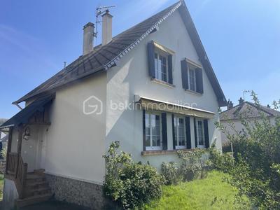 Maison - 83 m² - 5 pièces