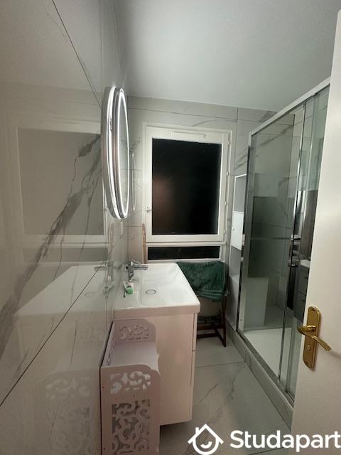 Chambre - 14 m² - 1 pièce