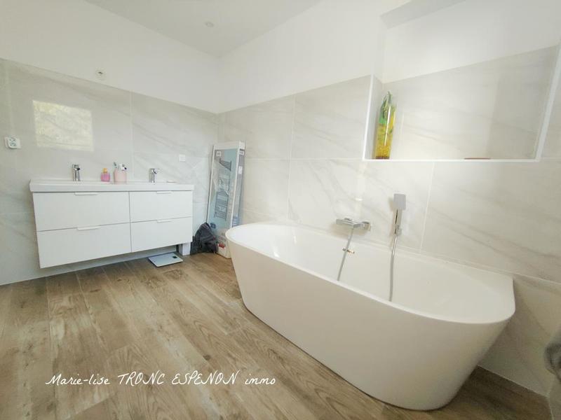 Maison - 196 m² - 4 pièces