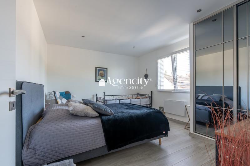 Maison - 200 m² - 8 pièces