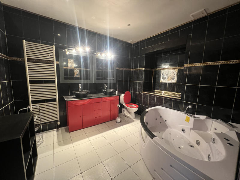 Maison - 140 m² - 6 pièces