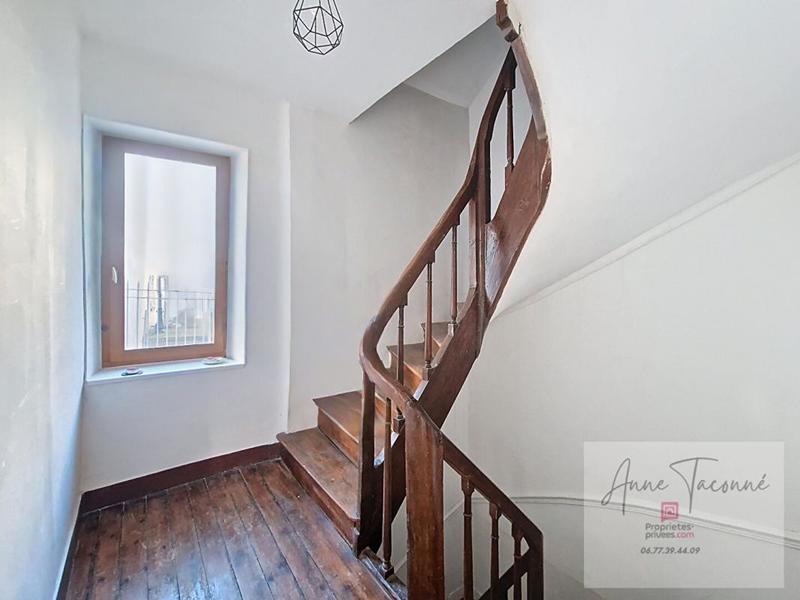 Maison - 121 m² - 6 pièces