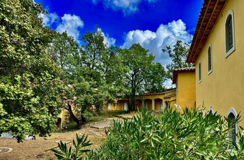 Propriété - 540 m² - 15 pièces