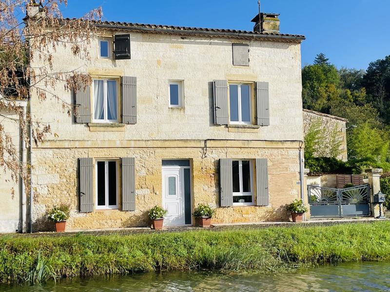 Maison traditionnelle - 134 m² - 6 pièces