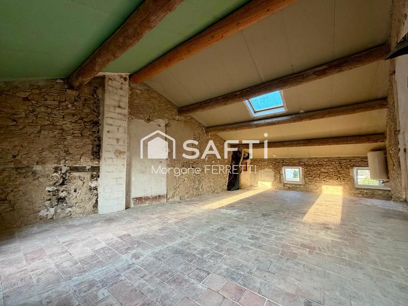 Maison - 250 m² - 7 pièces