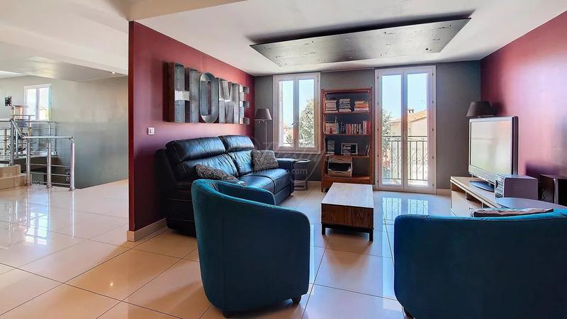 Maison - 209 m² - 7 pièces