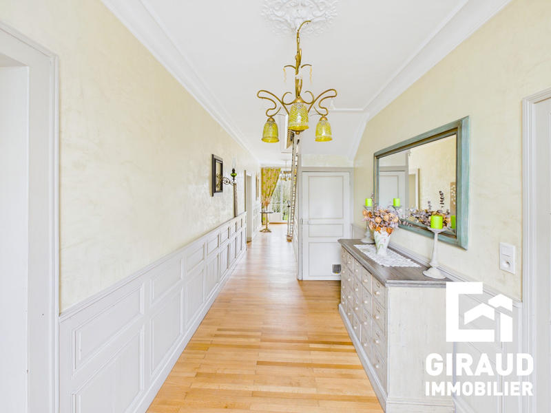 Maison - 208 m² - 7 pièces