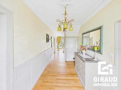 Maison - 208 m² - 7 pièces