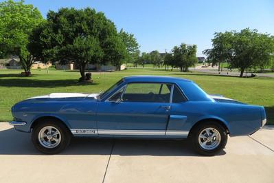 Ford Mustang coupé V8