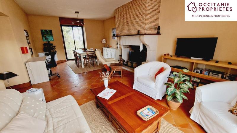 Propriété - 223 m² - 10 pièces