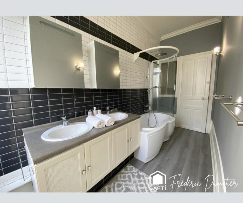 Maison - 160 m² - 6 pièces