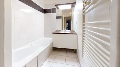 Appartement - 83 m² - 3 pièces