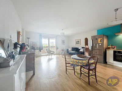 Appartement - 65 m² - 3 pièces